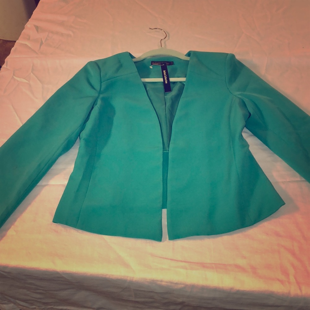 Auline Collection size small green blazer